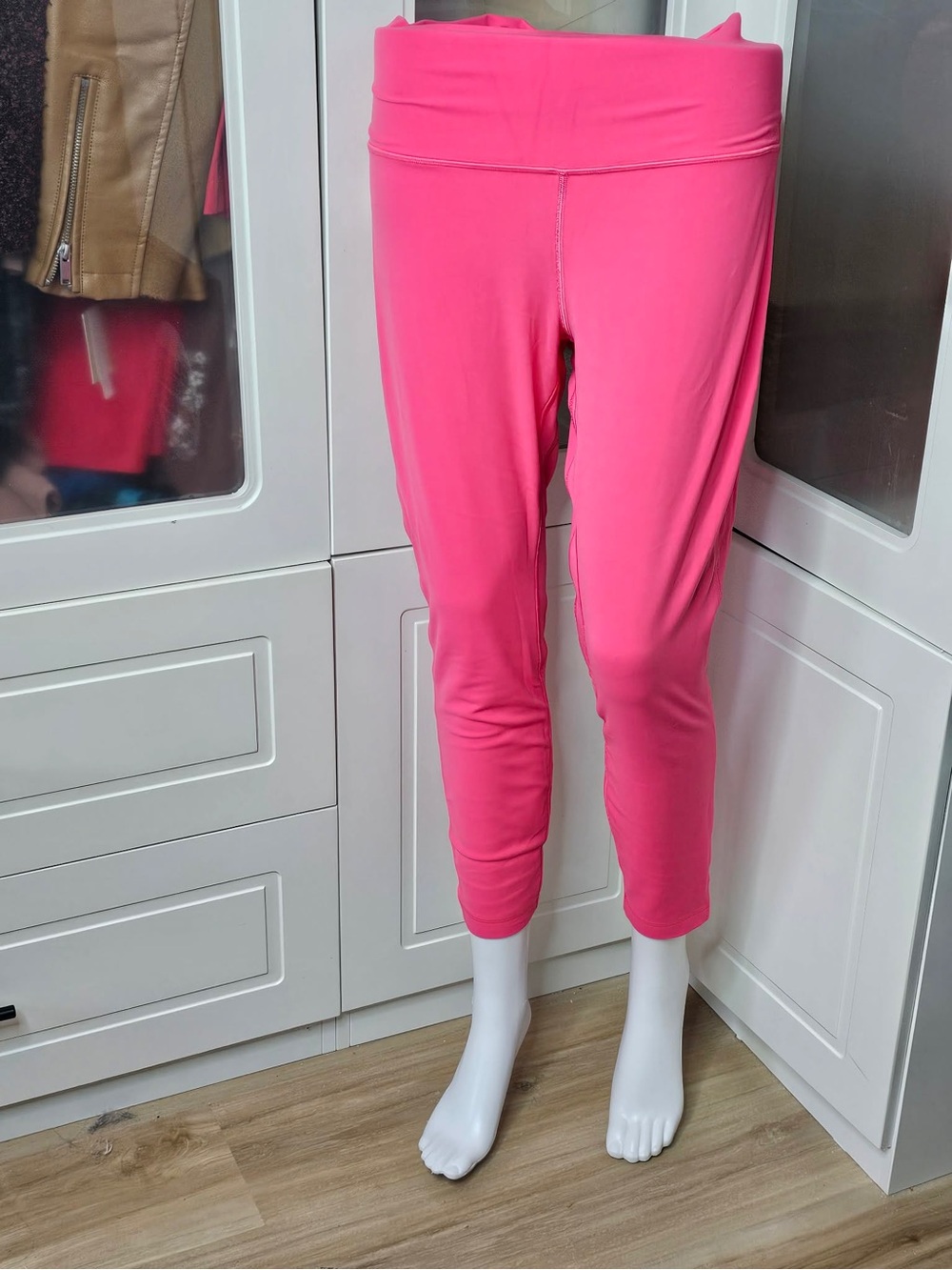 Lululemon pink workout pants size 10
